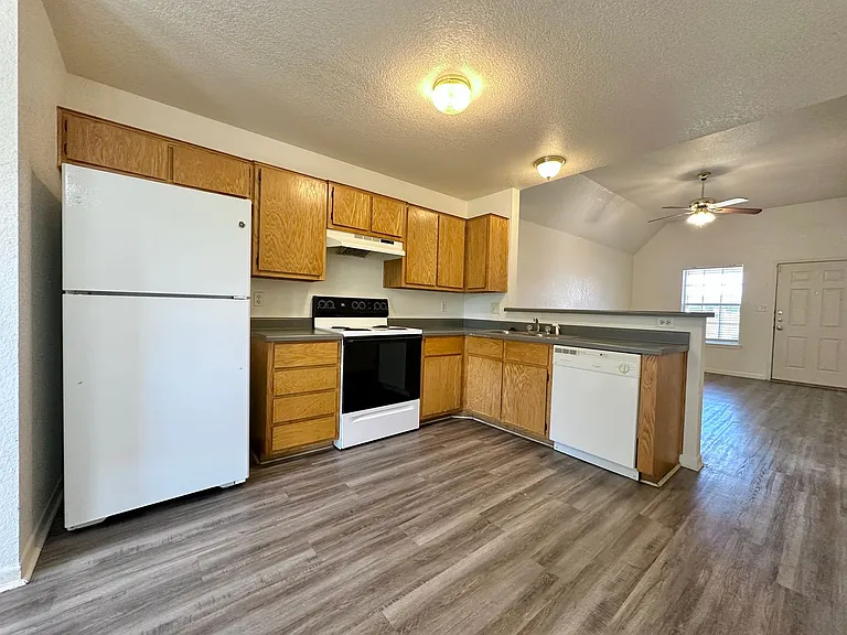 3509 Westwood Dr — Photo 8