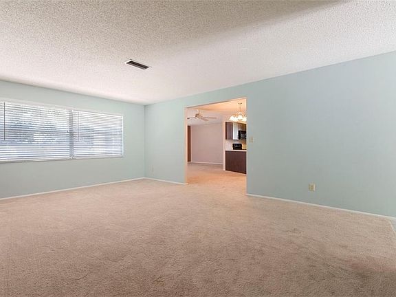 4th image of 8164 Coachlight Cir