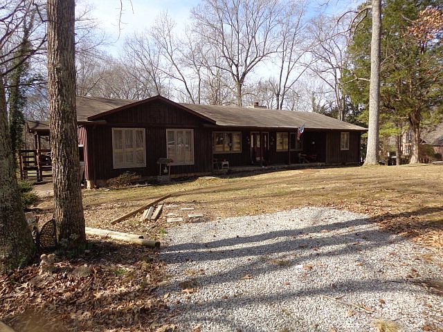 1st image of 690 Anderson Dr