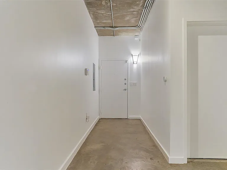 2000 Bagby St #2401 — Photo 5