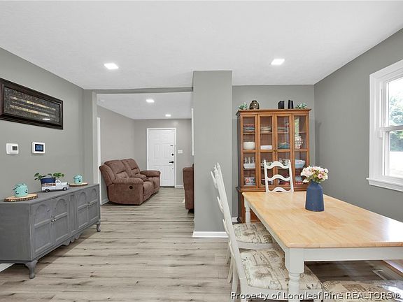 5th image of 413 Country Club Dr