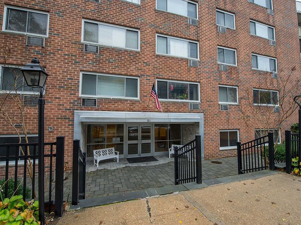 1st image of 101 Clinton Ave APT 1F