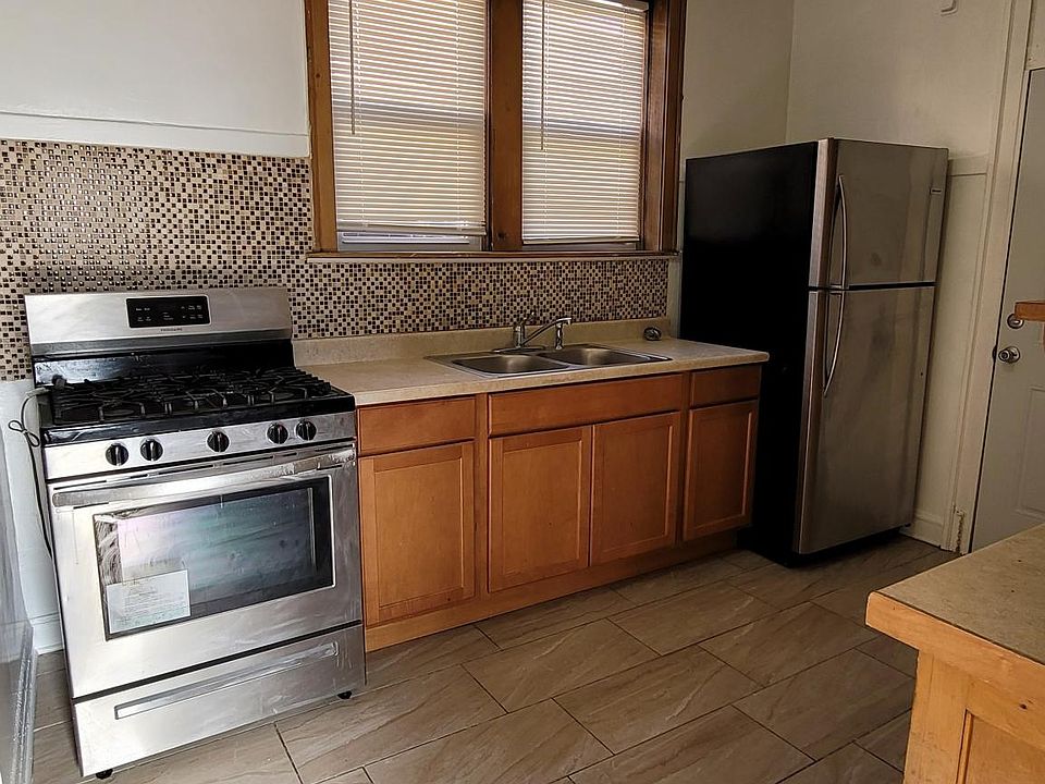 1st image of 10629 S Calumet Ave Floor 3