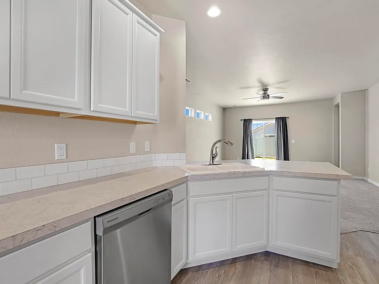 4345 W Silver Riv — Photo 15