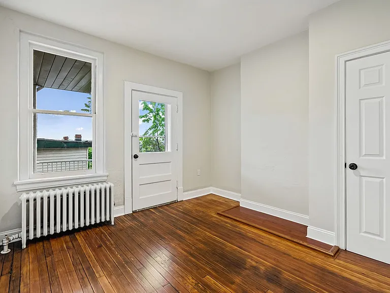 701 Brownsville Rd — Photo 24