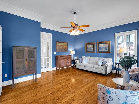 5th image of 140 Parkside Dr