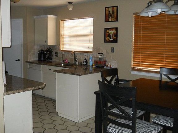 4th image of 5102 Belaire Dr