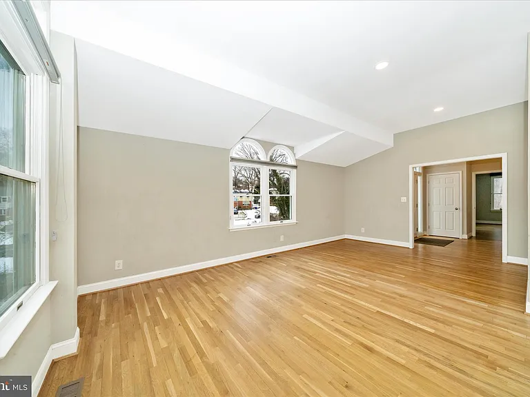 3313 Moline Rd — Photo 11