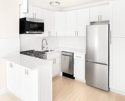 3rd image of 175 Willoughby St APT 6E