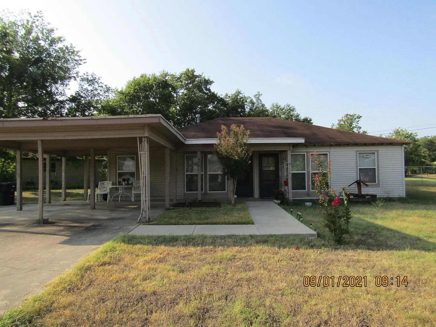 2 bedroom 1 bath duplex — Photo 2