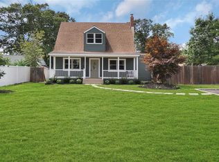 62 Columbus Ave, Farmingville, NY 11738