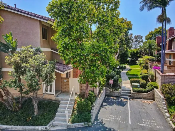 7825 Seaglen Dr, Huntington Beach, CA 92648