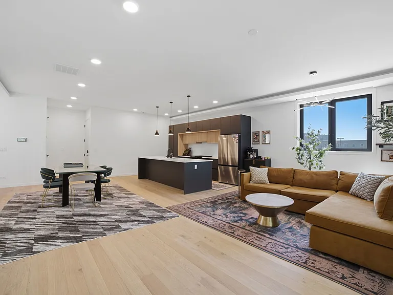 5039 N Winthrop Ave #2F — Photo 11