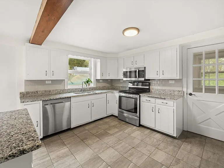 214R Highland Rd — Photo 47