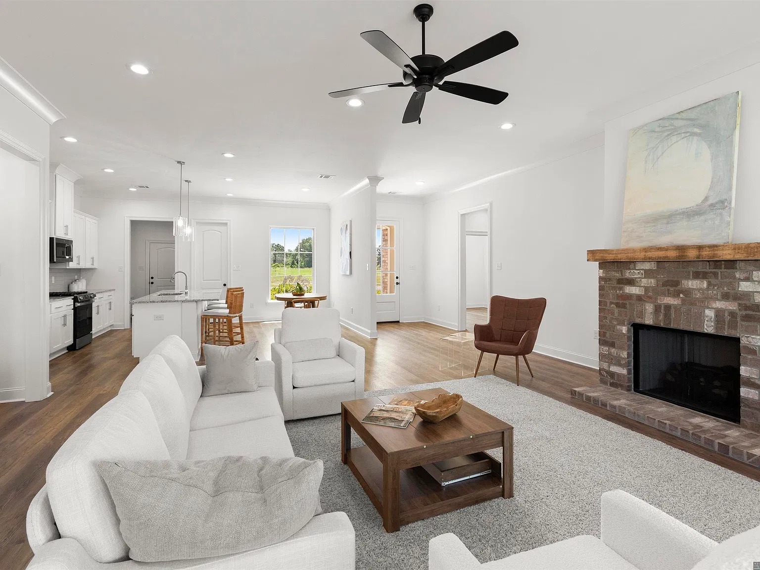 3 bed, 1992 sqft, $1,990 — Photo 4
