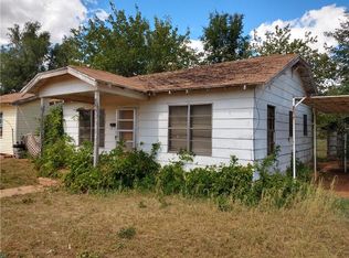 305 E A St, Altus, OK 73521