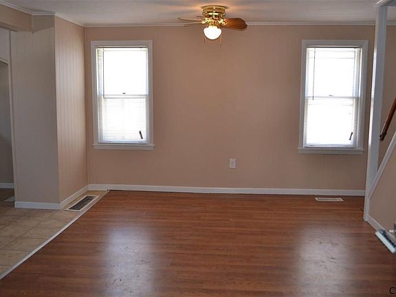 3rd image of 34 Grand St