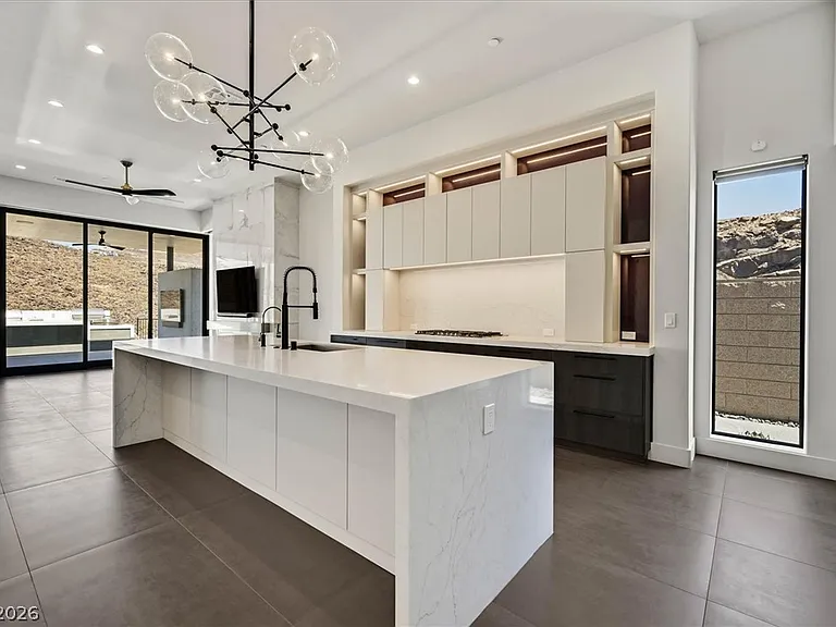 692 Scenic Cliff Dr — Photo 13