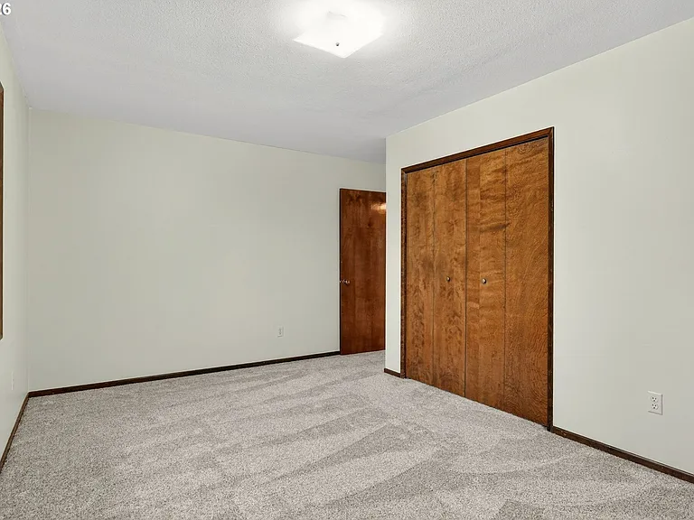 12855 SW Glenn Dr — Photo 16