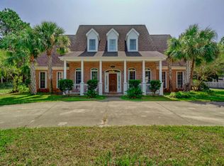 613 Clarendon Ave, Carolina Beach, NC 28428