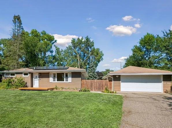 2400 W 110th St, Bloomington, MN 55431