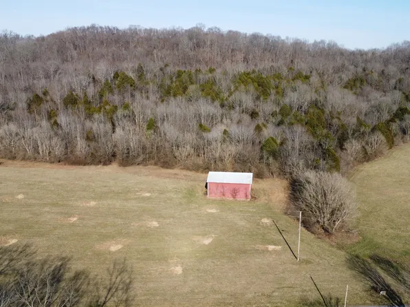 2 Skillet Creek Rd, Hartsville, TN 37074