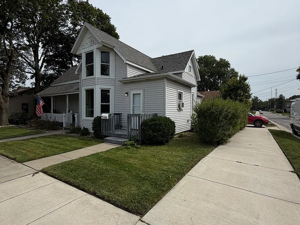 102 N Ridge St #100