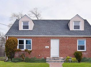 597 S Long Beach Ave, Freeport, NY 11520