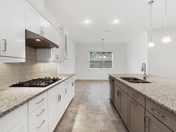 Oversized island with breakfast bar