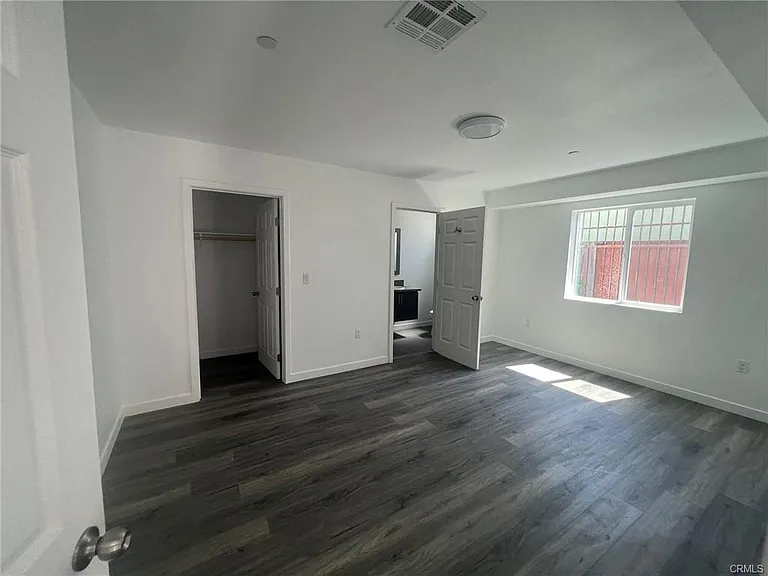 10116 S Broadway — Photo 10
