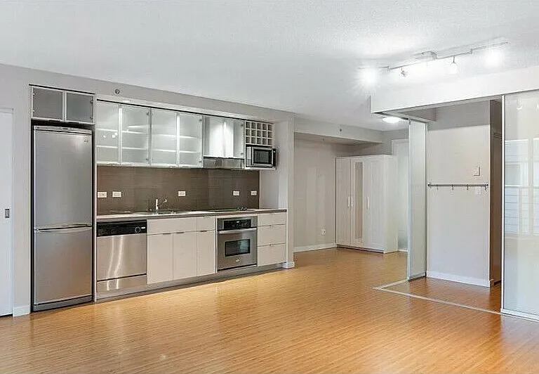 168 Powell St #205 — Photo 12