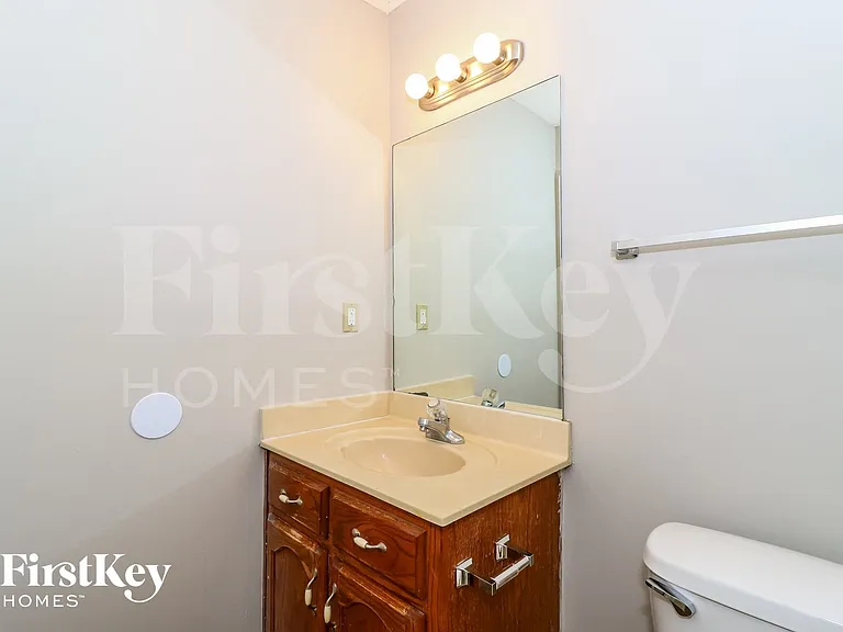 6911 Lagrange Cir S — Photo 13