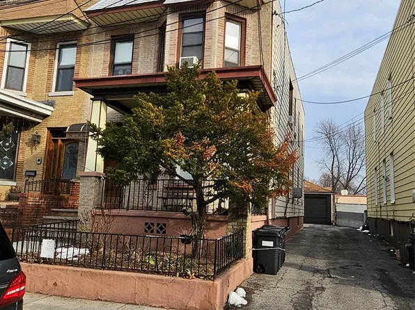 68-09 79 Street, Middle Village, NY 11379