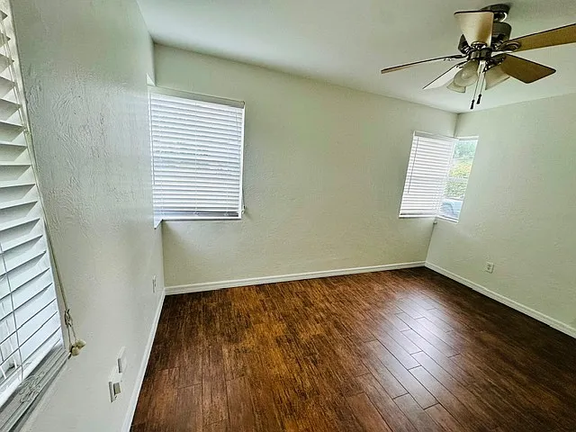 2211 Stanley St — Photo 9