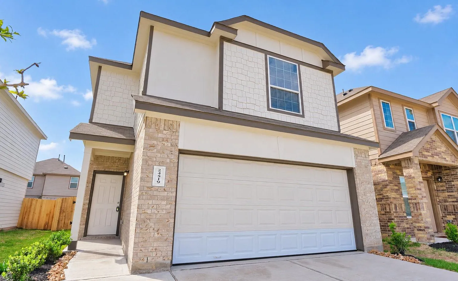 3 bed, 2.5 bath, 1642 sqft, $1,950 — Photo 2