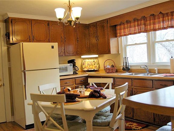 4th image of 284 Bradley St #4