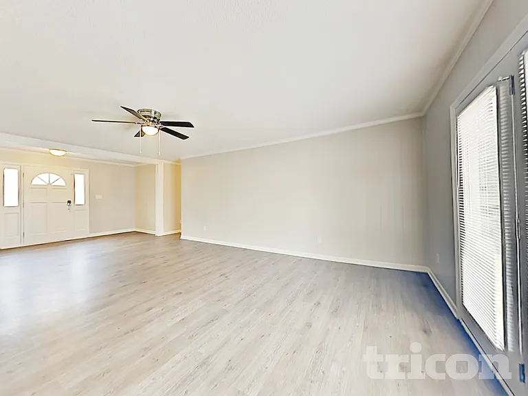 605 Colorado Ct — Photo 32