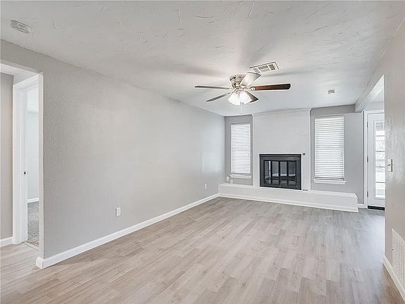 5th image of 813 N Ramblin Oaks Dr
