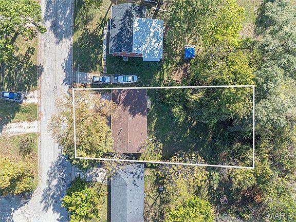 2nd image of 616 Tomlee Rd