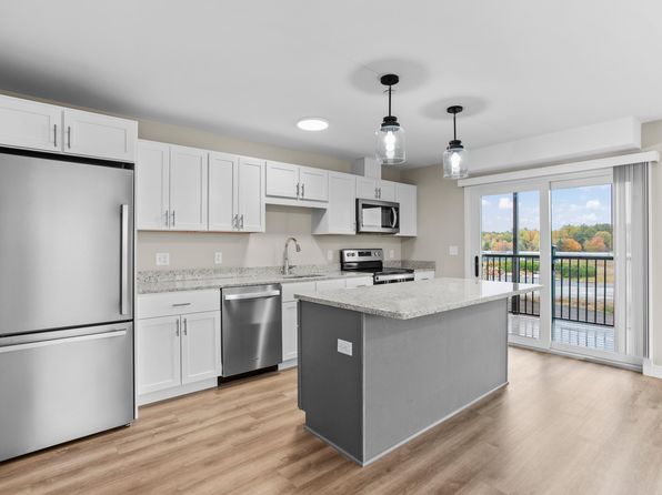 3 Carriage Walk Ln #CA259