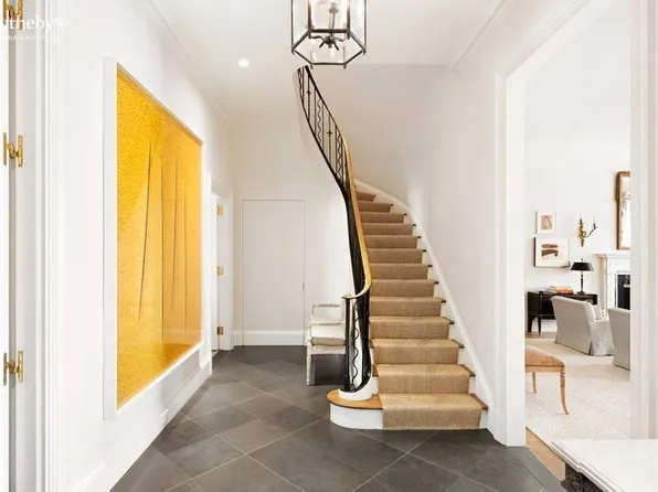 435 East 52nd Street image 1 of 18