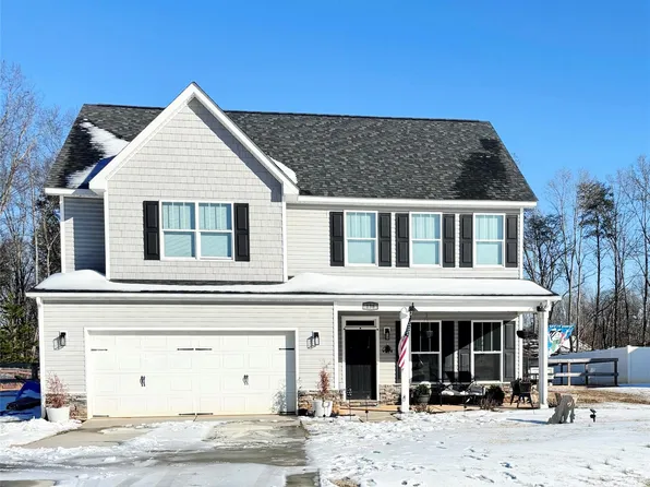 136 Mountain Island Dr, Statesville, NC 28677