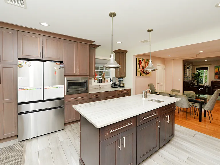 214 Oak St — Photo 8