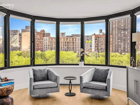 330 East 38th Street 7Q image 2 of 15