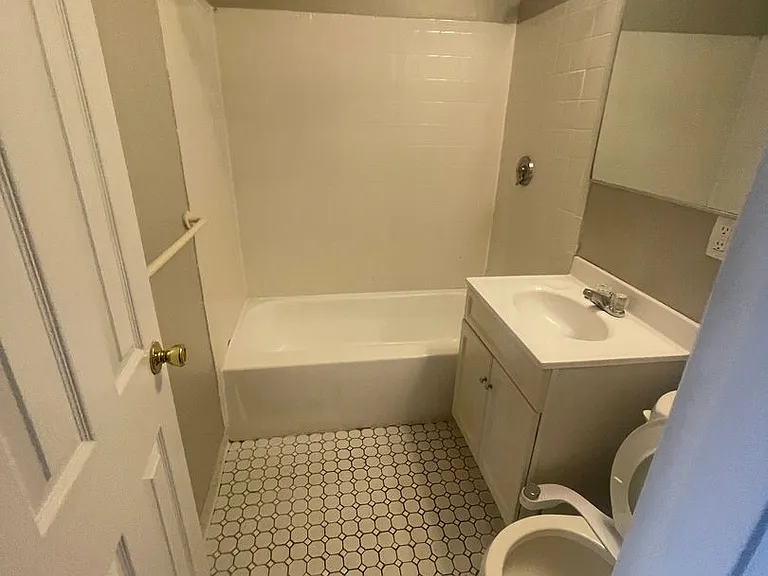 437 Cambridge St #7A — Photo 9