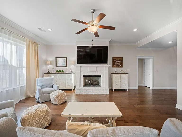 271 Hemlock Dr — Photo 12