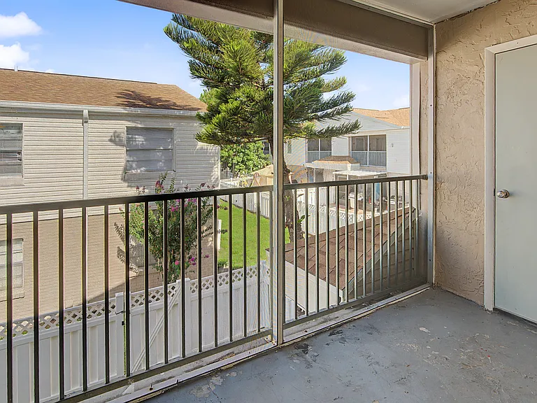 7210 N Manhattan Ave #621 — Photo 56