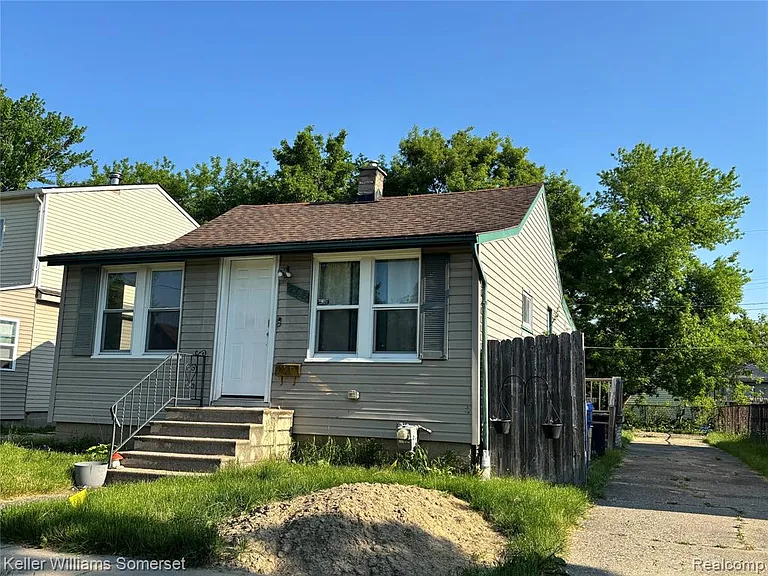 7275 Chalmers Ave — Photo 1