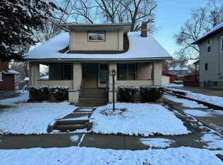 1115 S Maple Ave, Freeport, IL 61032