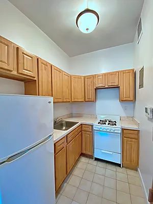 Rented by Douglas Elliman | media 24